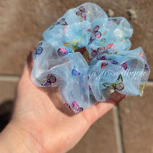 Load image into Gallery viewer, Holography Butterfly Scrunchies 🎀 (6 Pack )
